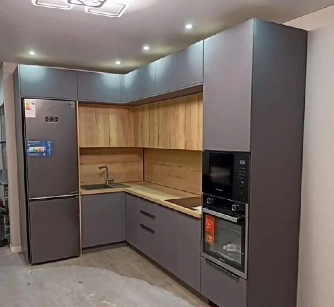 Кухня с островом 3,2 м на заказ от 8480 рублях